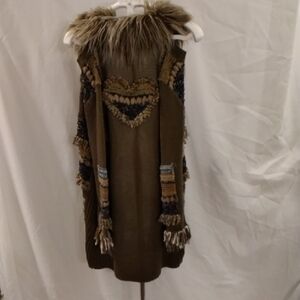 Elegant Fur-Trimmed Brown Poncho